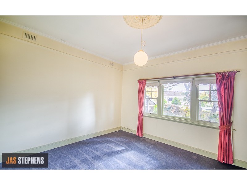 9 Dunedin Street, Maidstone VIC 3012