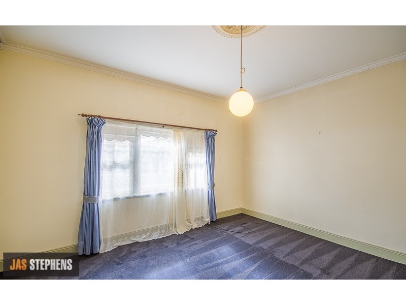 9 Dunedin Street, Maidstone VIC 3012