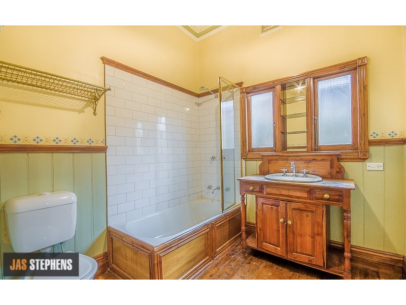 9 Dunedin Street, Maidstone VIC 3012