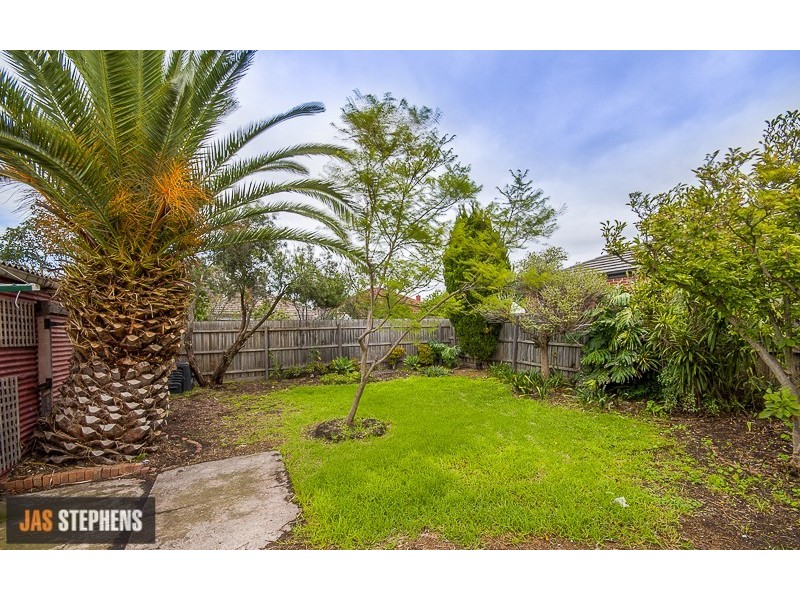 9 Dunedin Street, Maidstone VIC 3012