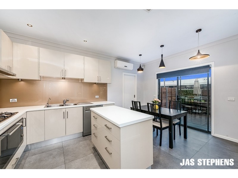 32 Millers Road, Brooklyn VIC 3012