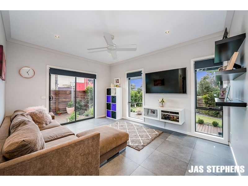 32 Millers Road, Brooklyn VIC 3012