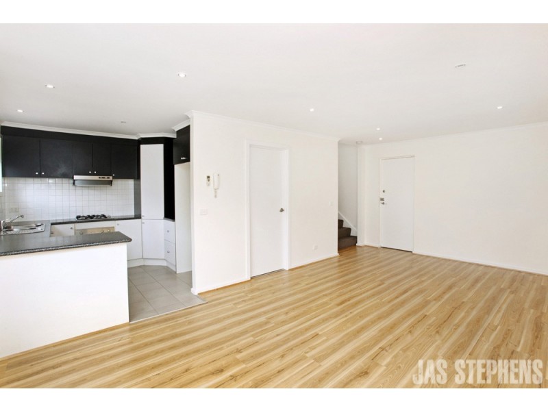 8/102 Cross Street, West Footscray VIC 3012