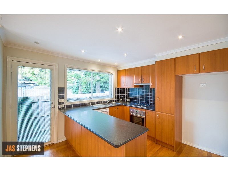 2/5 Madden Street, Maidstone VIC 3012