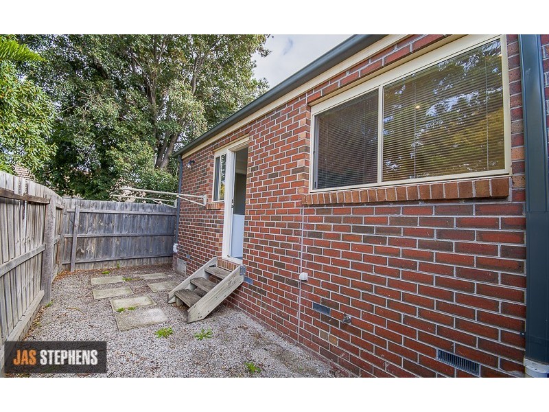 2/5 Madden Street, Maidstone VIC 3012