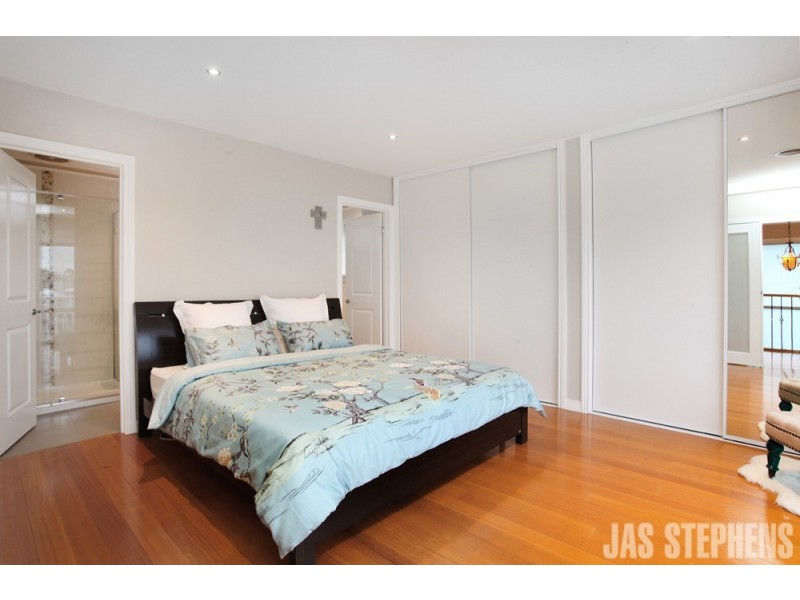 32 Austin Crescent West, Yarraville VIC 3013