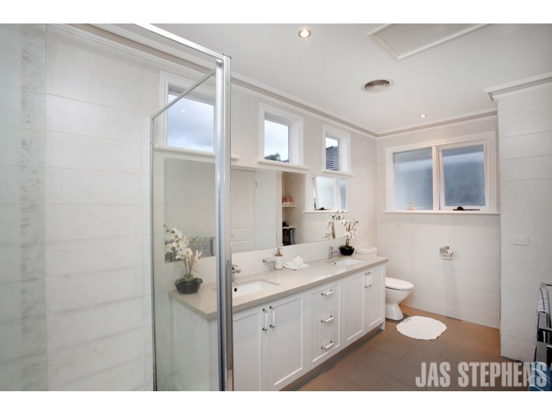 32 Austin Crescent West, Yarraville VIC 3013