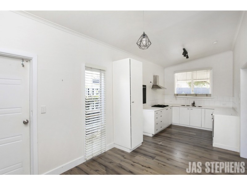 2 Kingsville Street, Kingsville VIC 3012