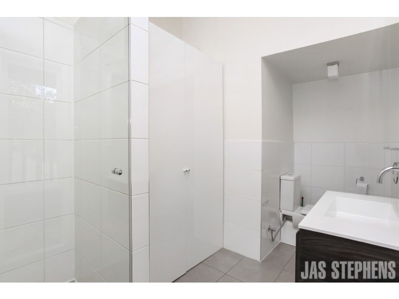 2 Kingsville Street, Kingsville VIC 3012