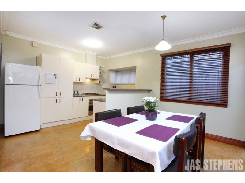 37 Edgar Street, Kingsville VIC 3012