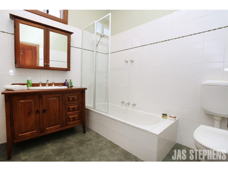 37 Edgar Street, Kingsville VIC 3012