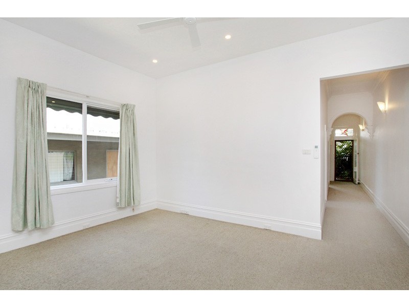 4 Pole Street, Seddon VIC 3011