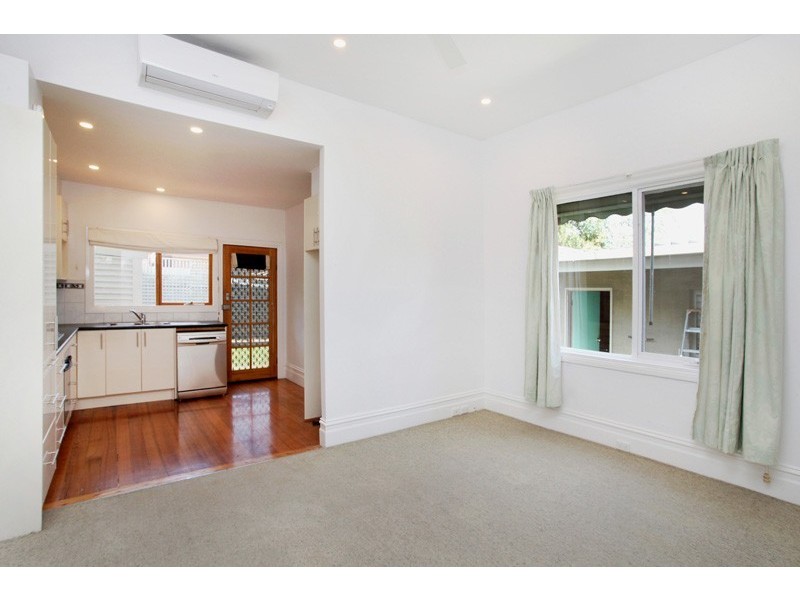 4 Pole Street, Seddon VIC 3011