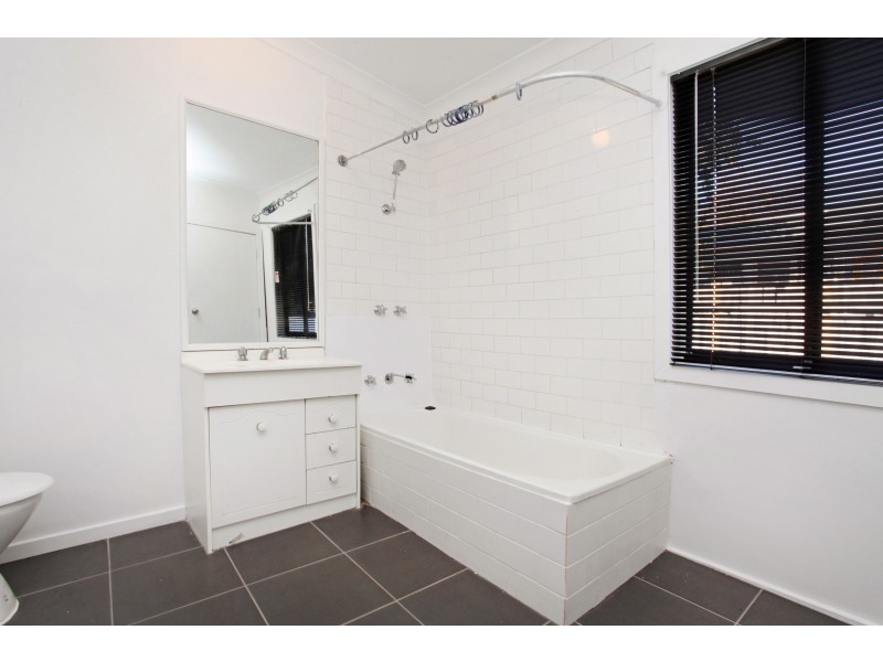 23 Gamon Street, Seddon VIC 3011