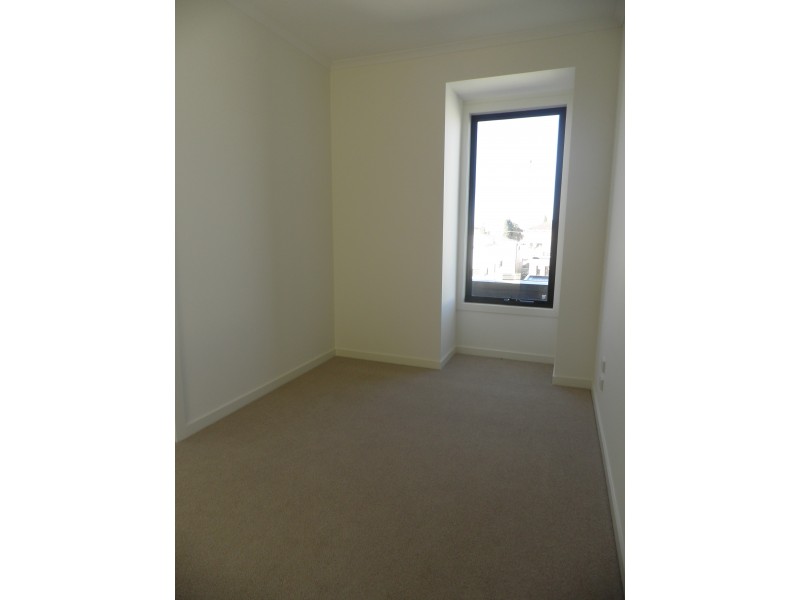 12/20 Hewitt Avenue, Footscray VIC 3011