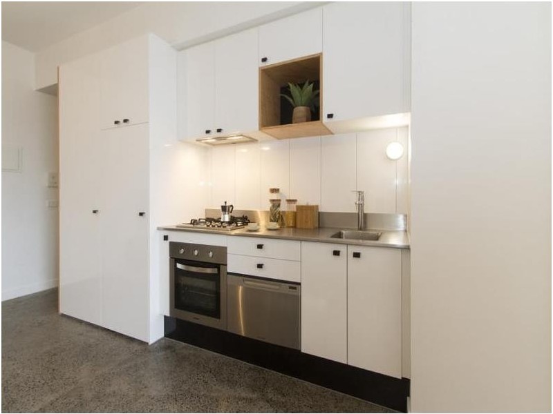 8/2 Alexander Street, Seddon VIC 3011