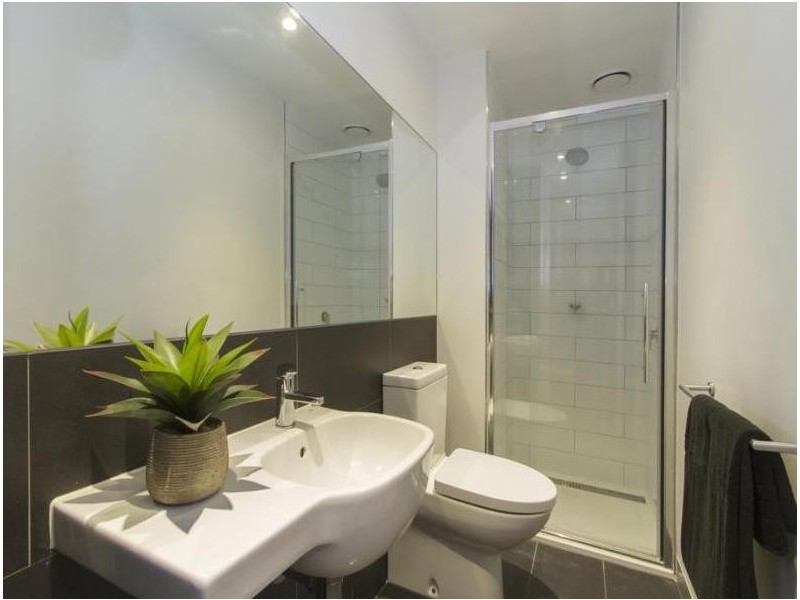 8/2 Alexander Street, Seddon VIC 3011