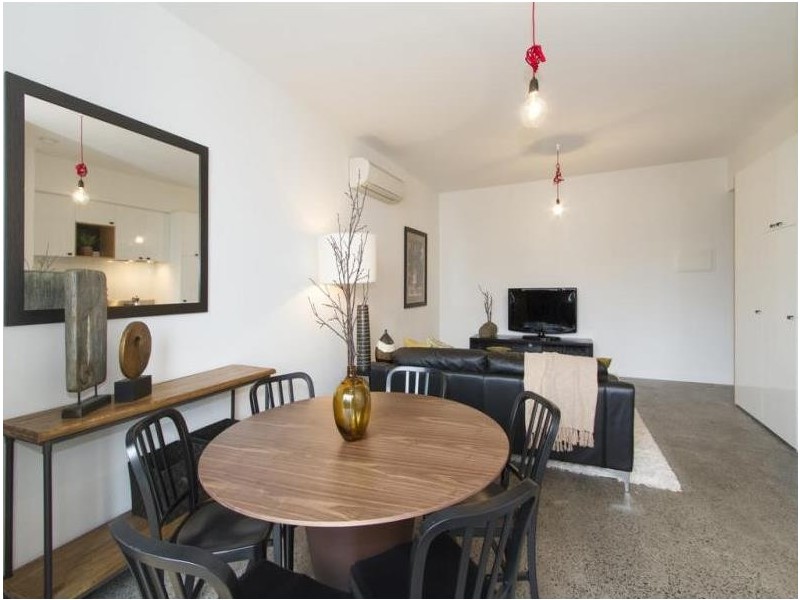 8/2 Alexander Street, Seddon VIC 3011