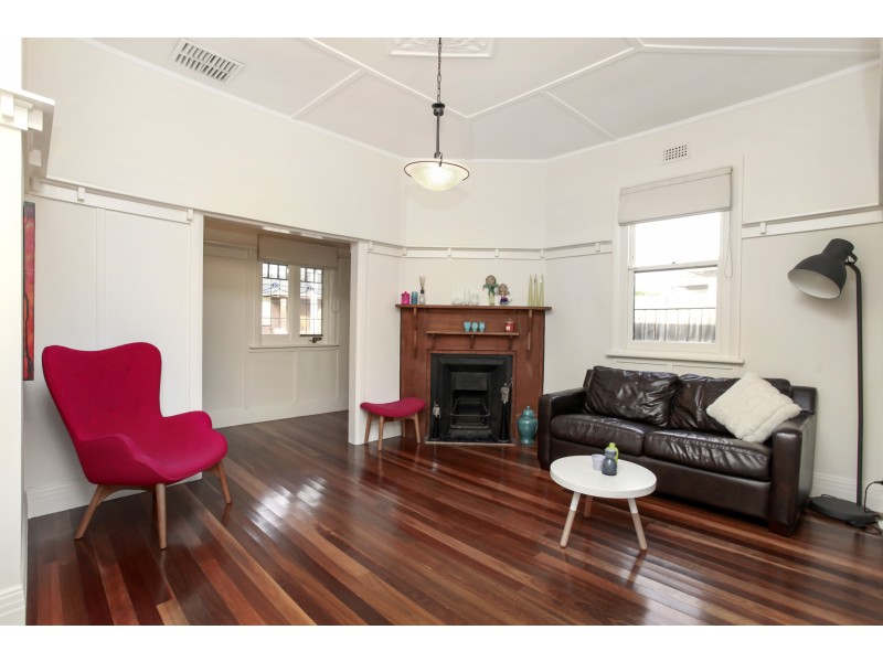 14 Derham Street, Spotswood VIC 3015