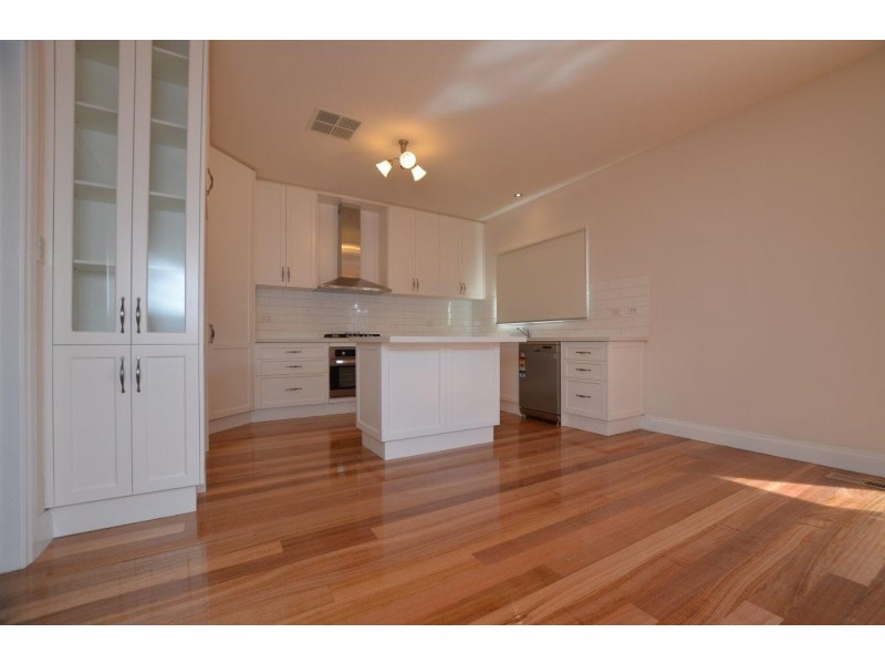 6 South Street, Seddon VIC 3011