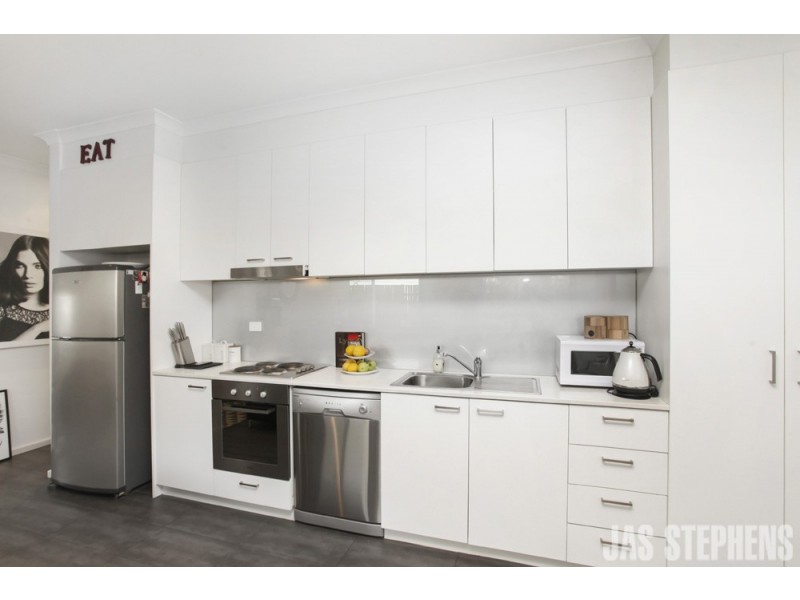 2/114 Somerville Road, Yarraville VIC 3013