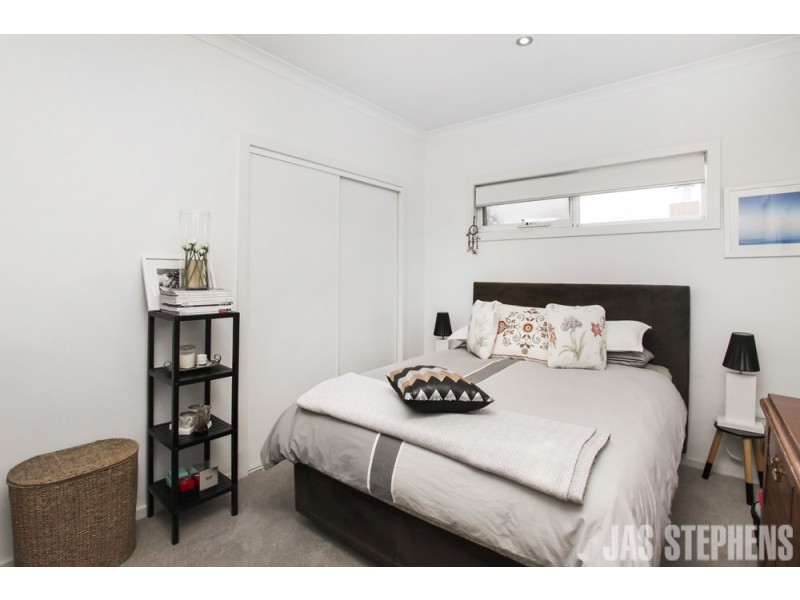 2/114 Somerville Road, Yarraville VIC 3013