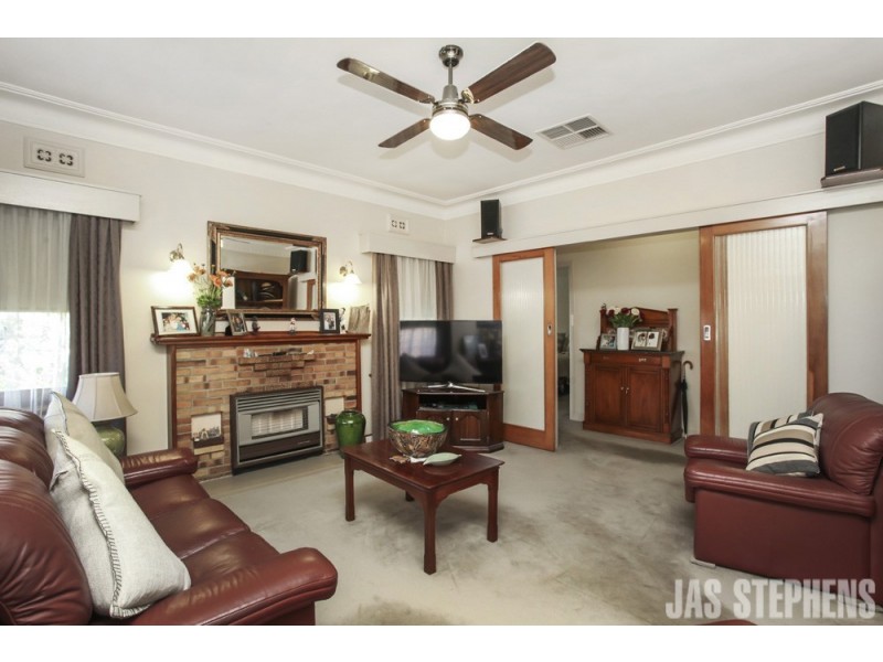 24 Matthews Street, Sunshine VIC 3020