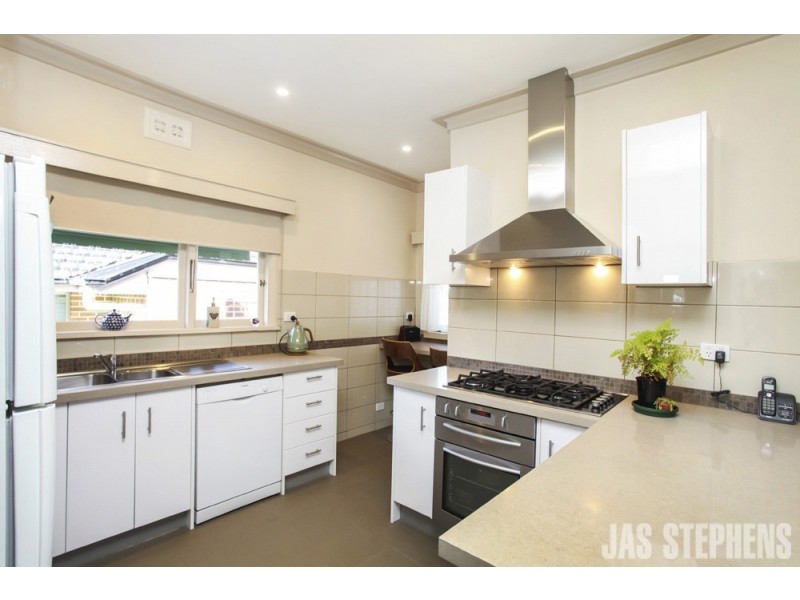 24 Matthews Street, Sunshine VIC 3020