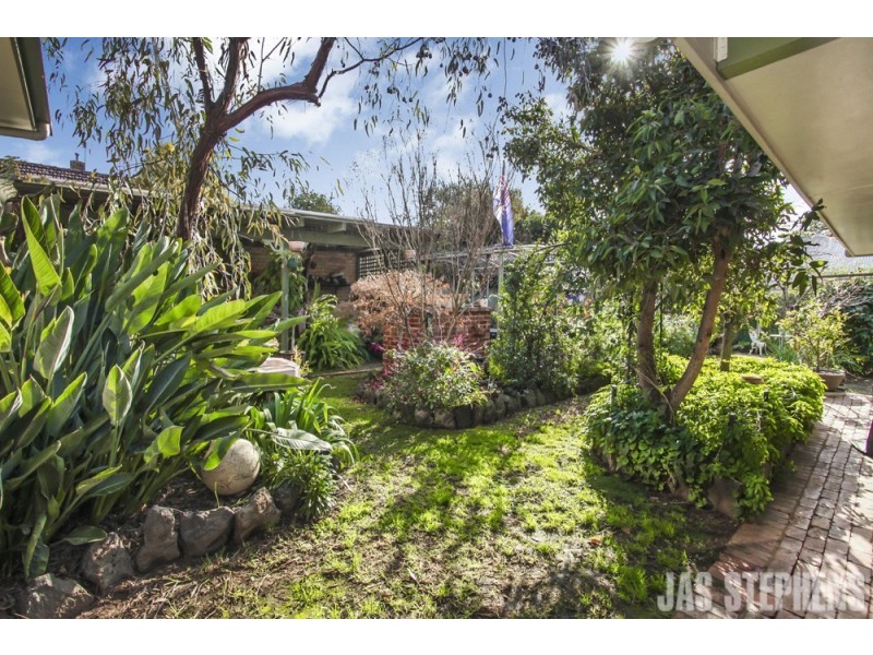 24 Matthews Street, Sunshine VIC 3020