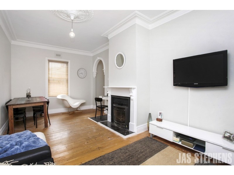 132 Queensville Street, Kingsville VIC 3012