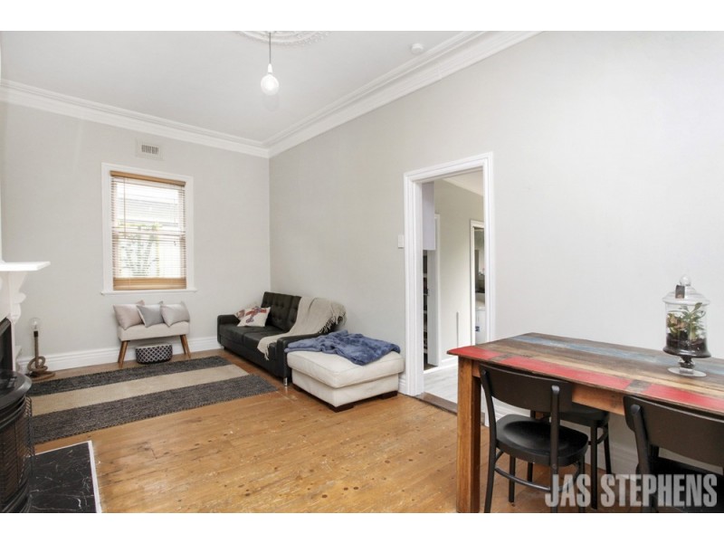 132 Queensville Street, Kingsville VIC 3012