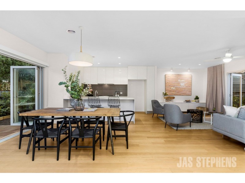 2/166 Mitchell Street, Maidstone VIC 3012