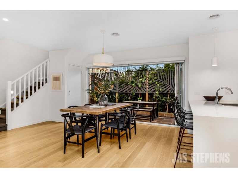 2/166 Mitchell Street, Maidstone VIC 3012