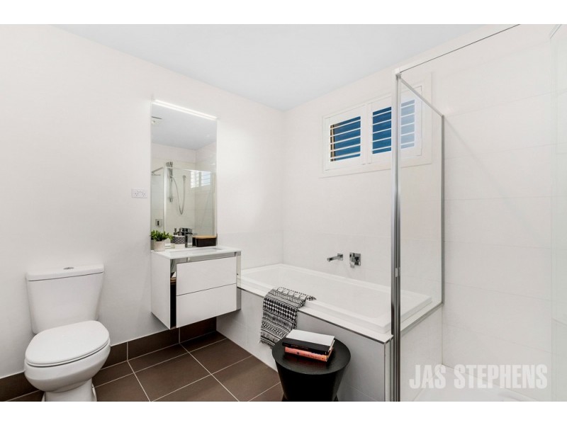 2/166 Mitchell Street, Maidstone VIC 3012