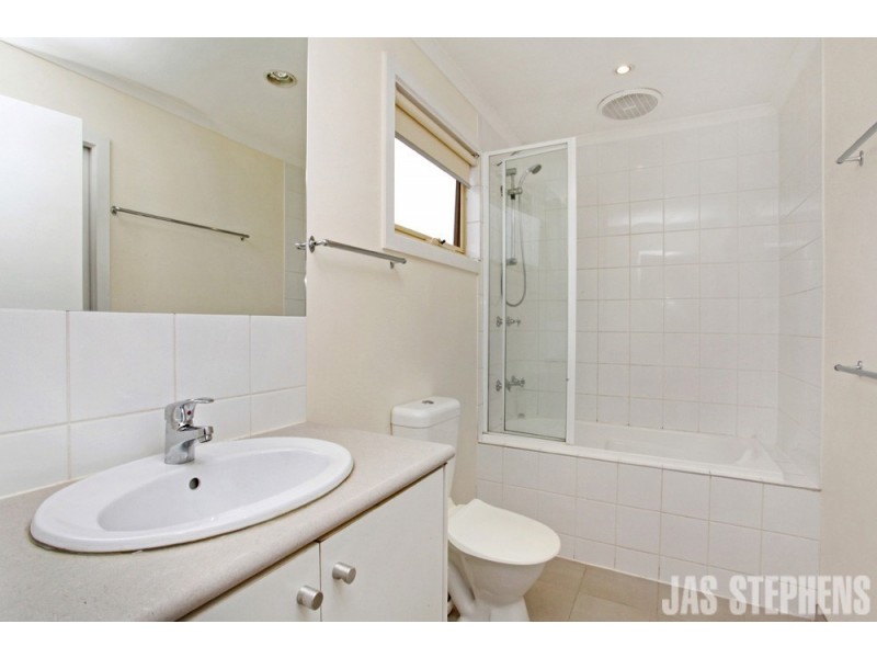 8/102 Cross Street, West Footscray VIC 3012