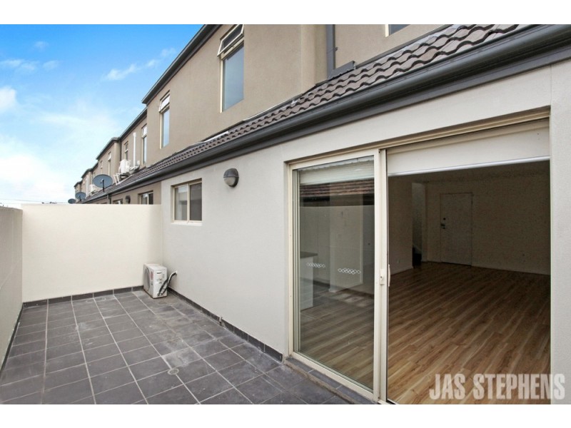 8/102 Cross Street, West Footscray VIC 3012