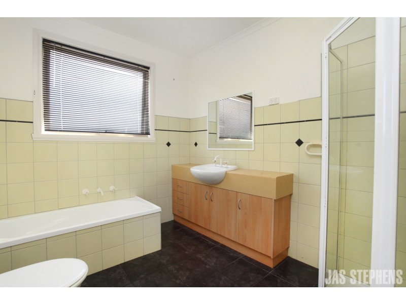 1/60 Roberts Street, West Footscray VIC 3012