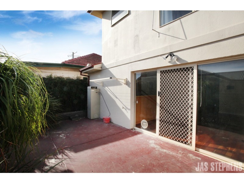 1/60 Roberts Street, West Footscray VIC 3012