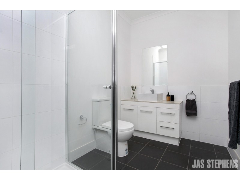 2/49 Hampshire Road, Sunshine VIC 3020