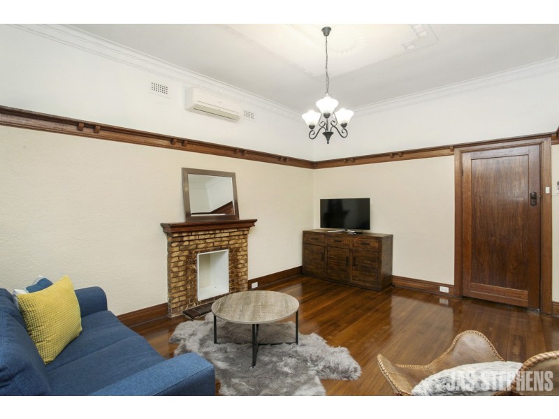 182 Williamstown Road, Kingsville VIC 3012