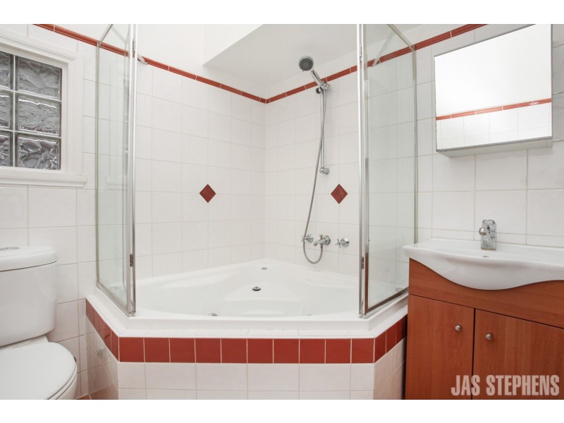 182 Williamstown Road, Kingsville VIC 3012