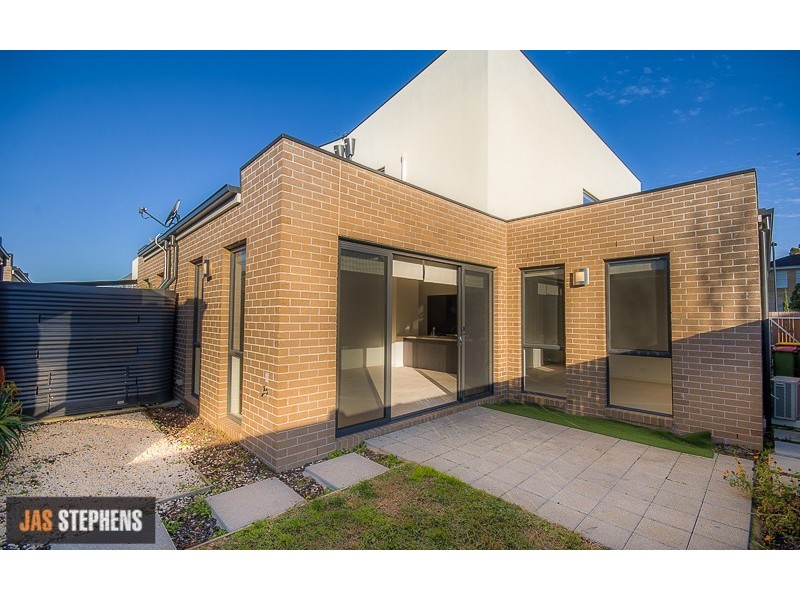 75 McDougall Drive, Footscray VIC 3011