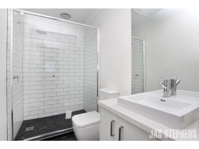 2/58 Napoleon Street, West Footscray VIC 3012