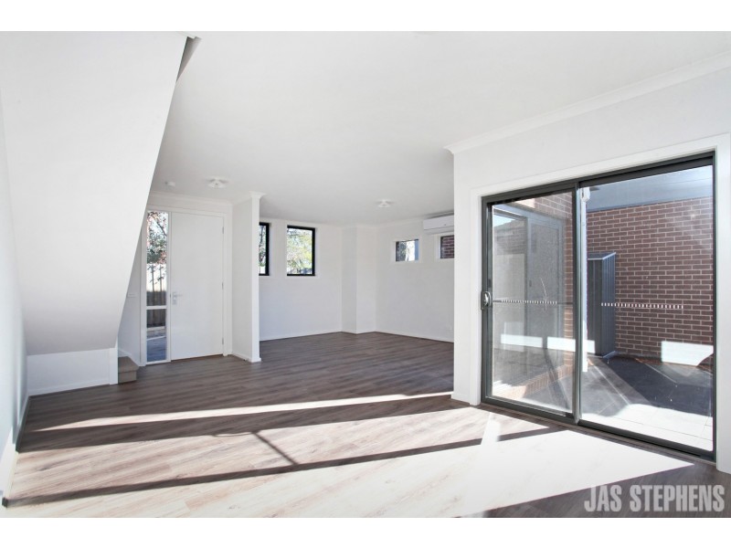 2/16 Norfolk Street, Maidstone VIC 3012