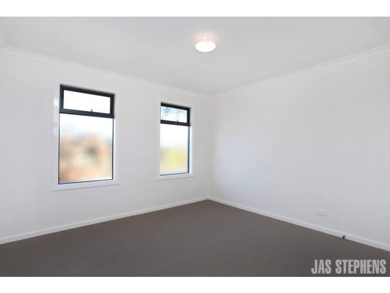 2/16 Norfolk Street, Maidstone VIC 3012