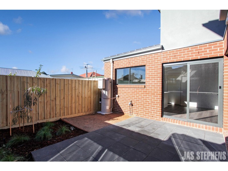 2/16 Norfolk Street, Maidstone VIC 3012