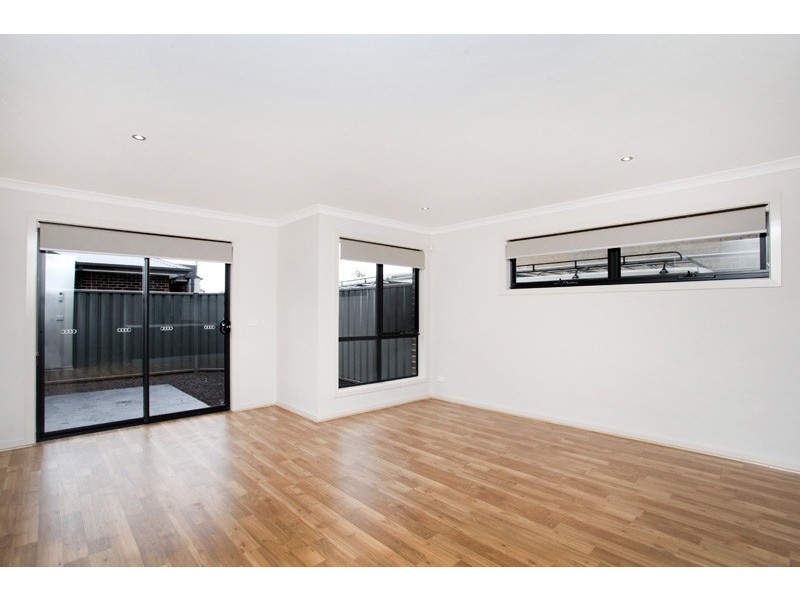 2/9 Balmoral Street, Braybrook VIC 3019