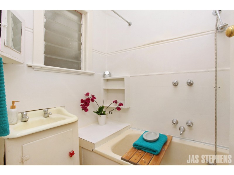 74 Wales Street, Kingsville VIC 3012