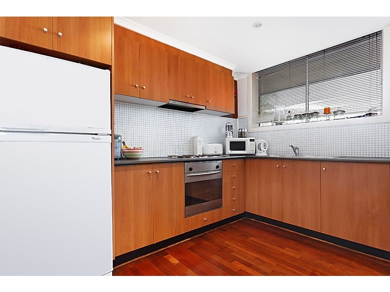 6/251 Nicholson Street, Seddon VIC 3011