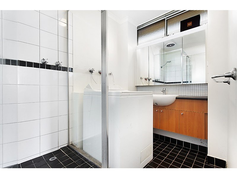 6/251 Nicholson Street, Seddon VIC 3011